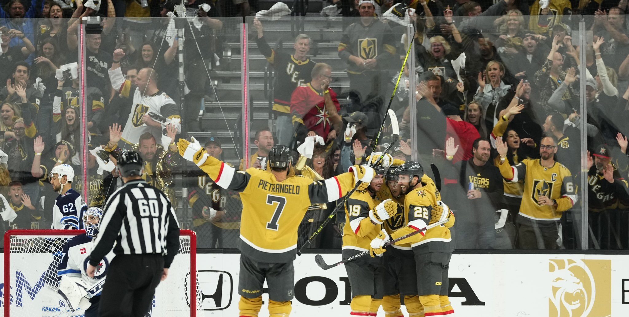 Golden Knights breeze past Jets 4-1 to advance to second round