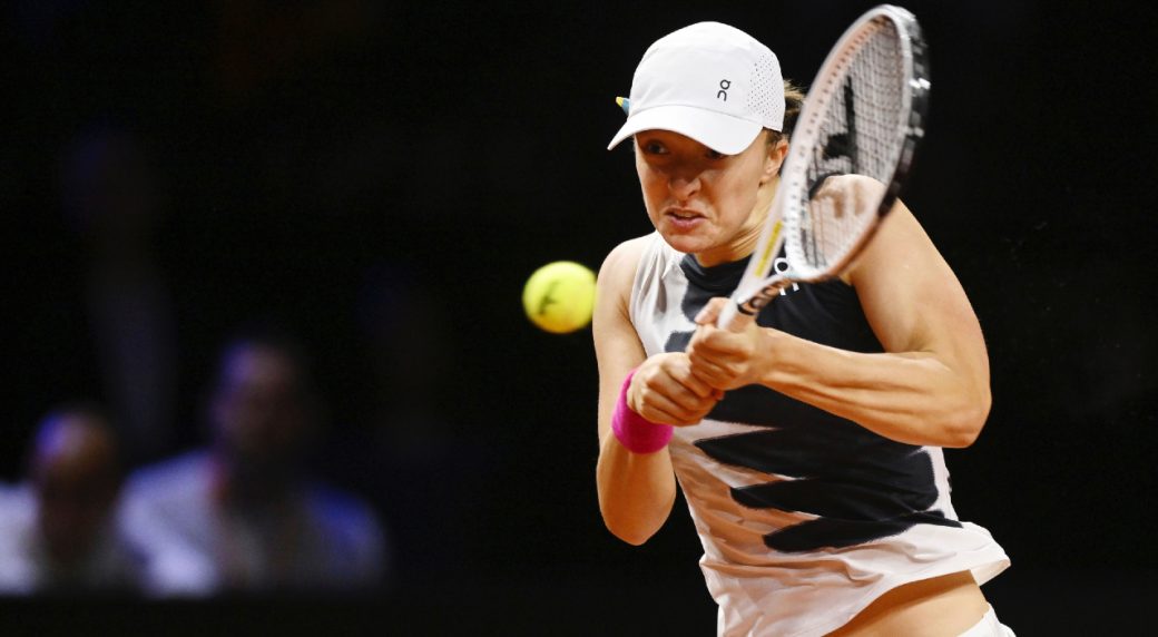 Swiatek defends Munich title beating Sabalenka