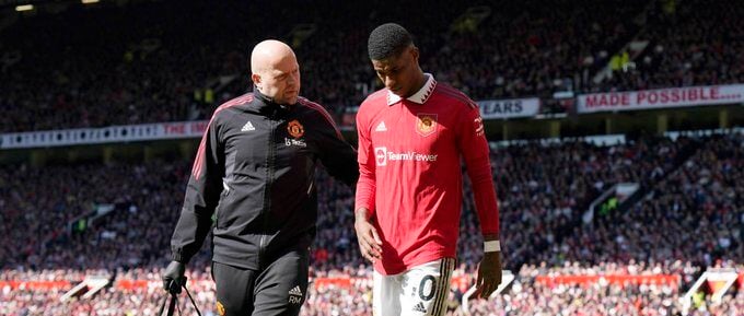 Rashford will miss weeks because of a muscle injury