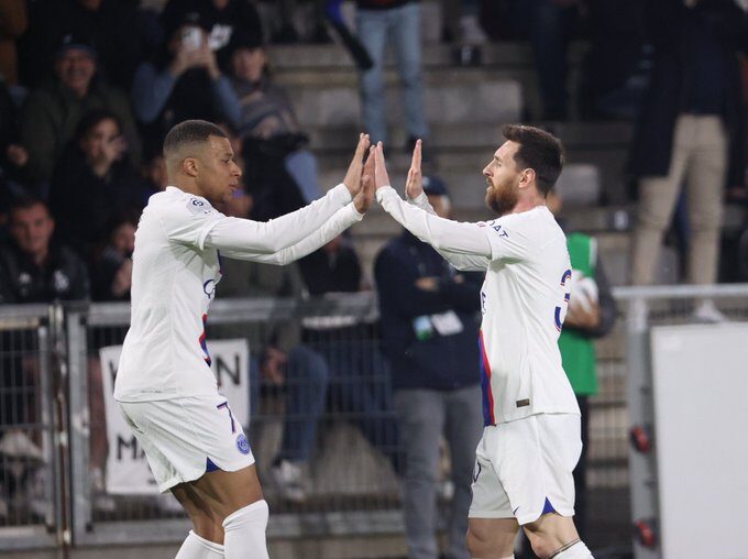 PSG beat last place Angers 2-1