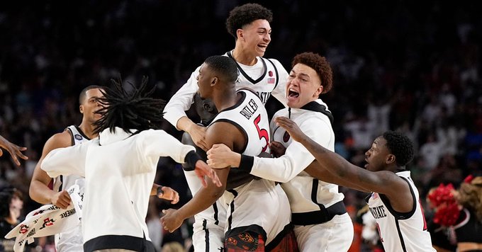 San Diego State tops Florida Atlantic with buzzer-beater 8