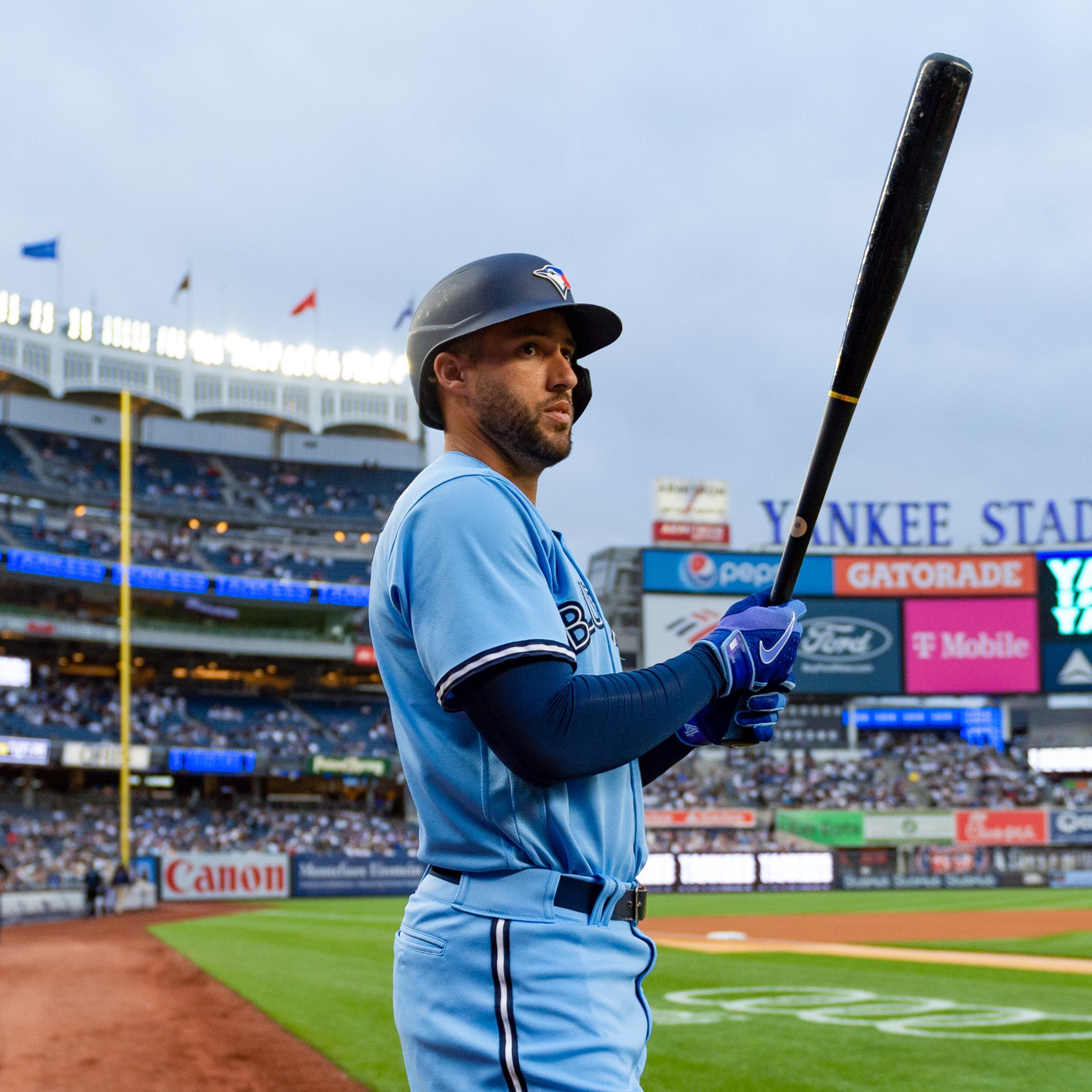 Blue Jays trash Yankees 5-1 in New York