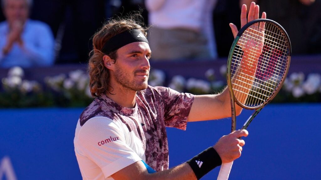 Tsitsipas destroys Shapovalov to reach Barcelona 1/4-finals