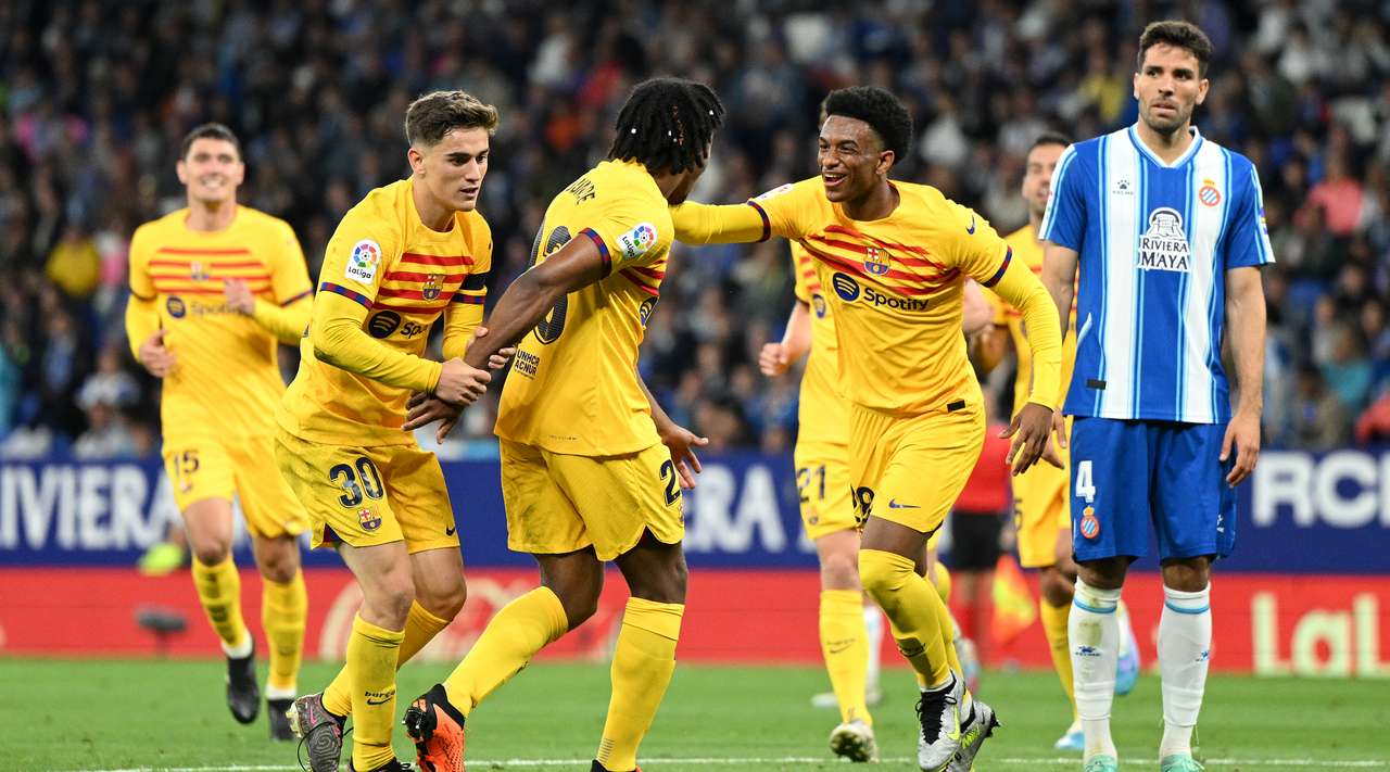 Barcelona beat Espanyol 4-2 to win La Liga title in style