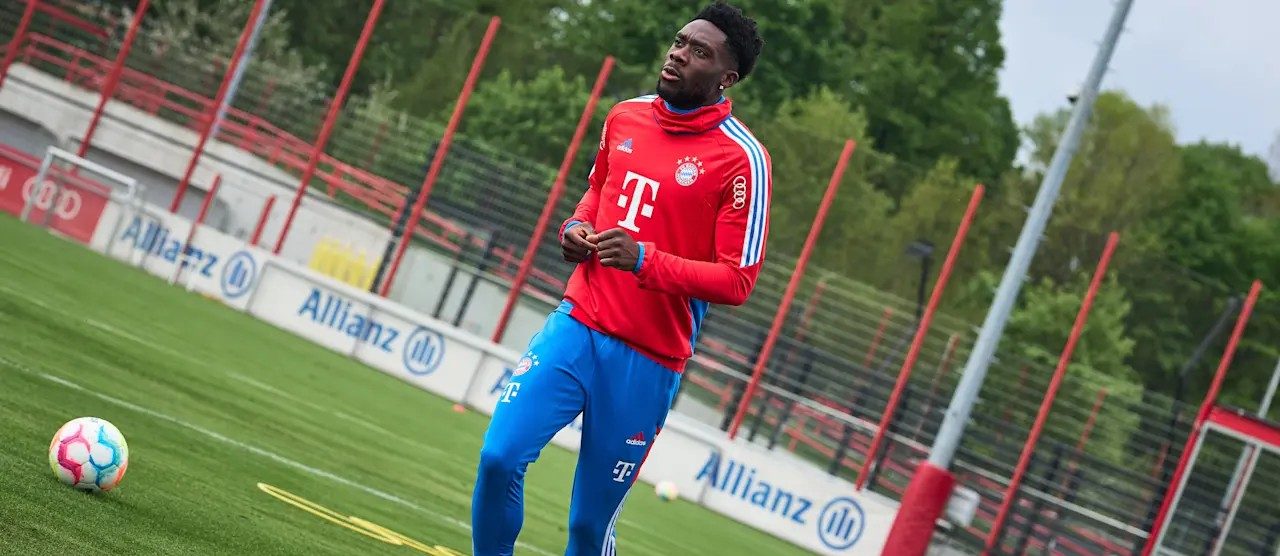 Canada’s Davies runs again width=