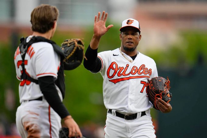 Orioles defeat Blue Jays 6-2 at Rogers Centre