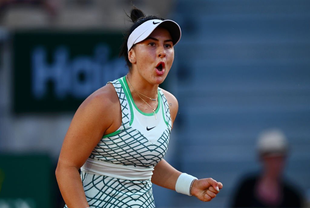 Andreescu beats Navarro and advances to the French Open 3rd round