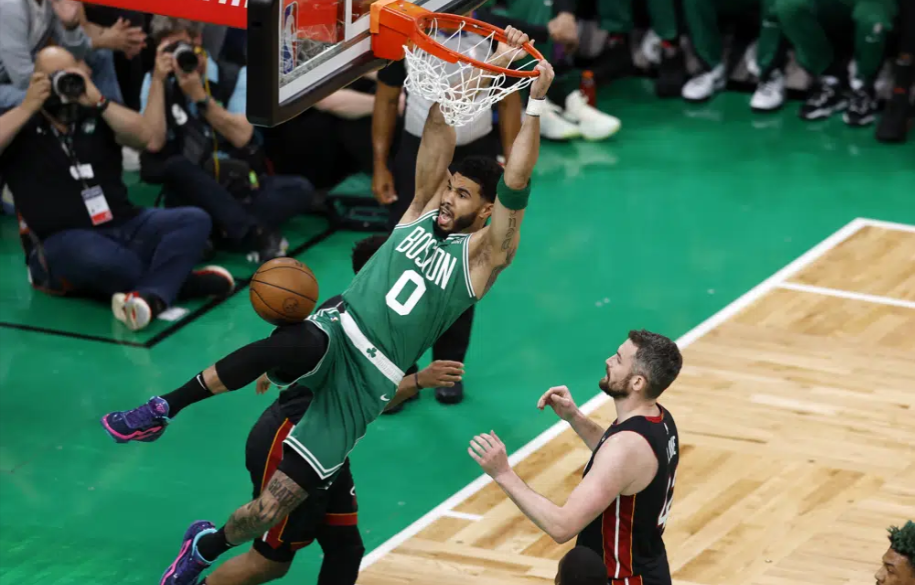 Celtics keeps the fight going beating Heat 110-97 in Game 5