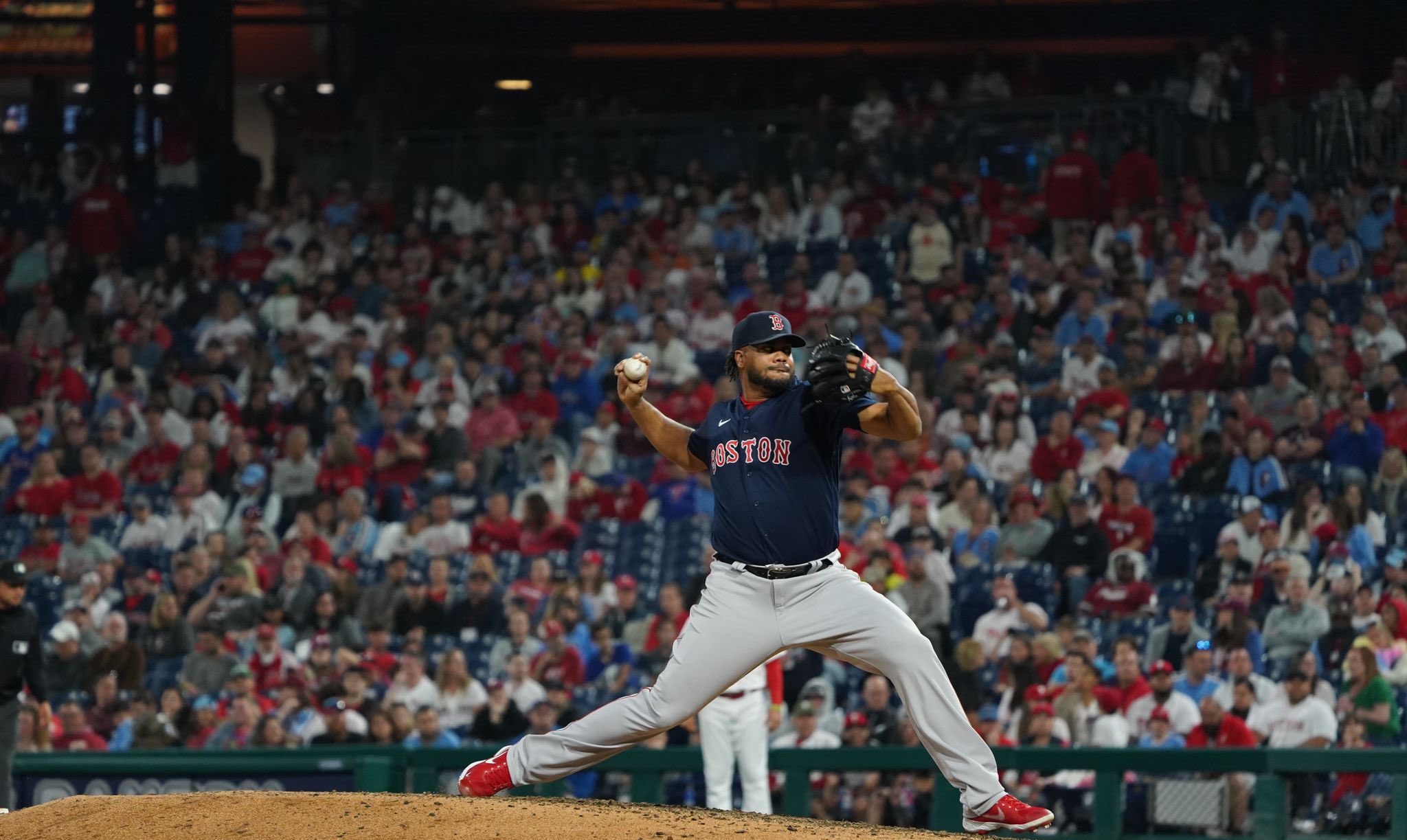 Red Sox overpower Phillies 7-4 despite Harper’s homerun