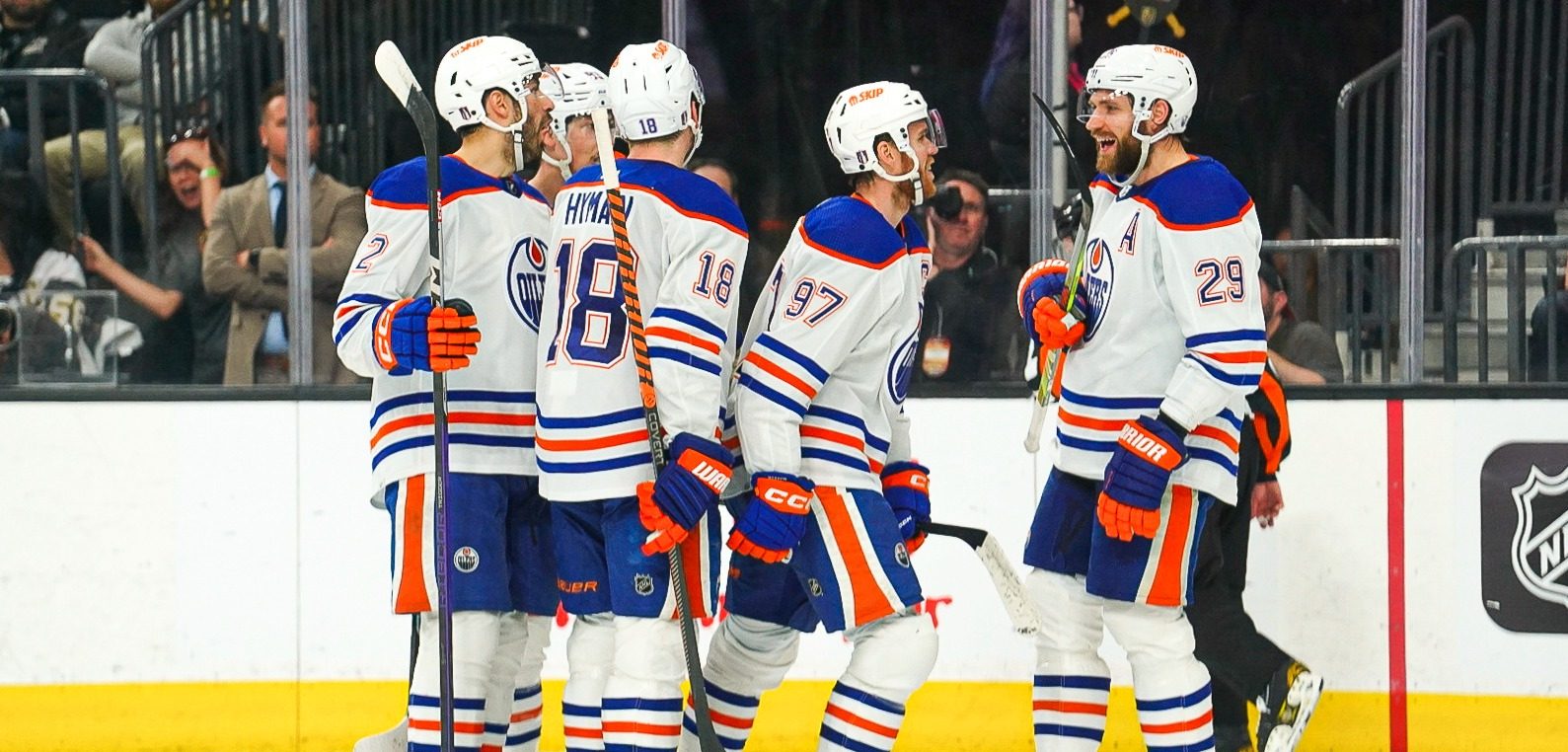 Oilers breeze past Golden Knights 5-1 to tie series at 1-1