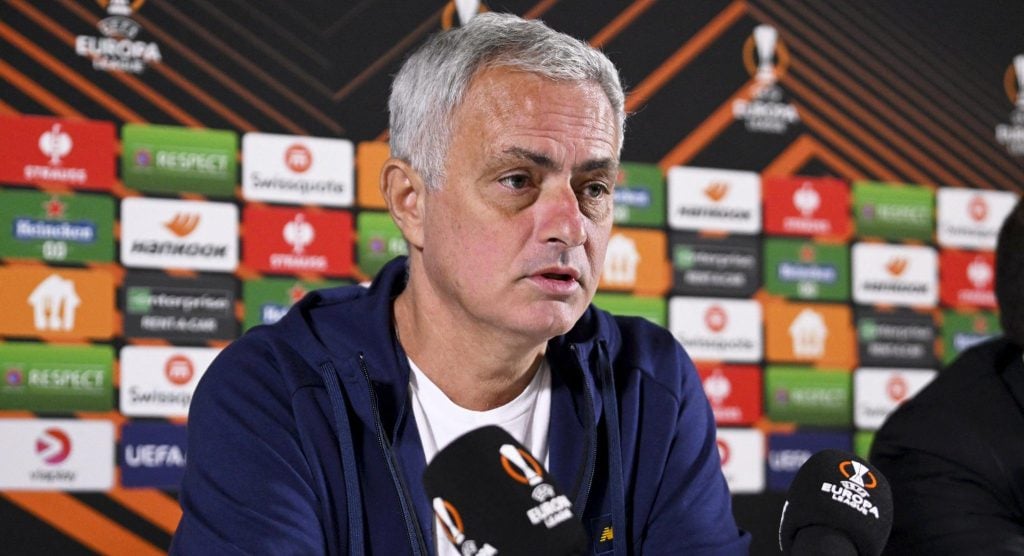 Jose Mourinho denies romours linking him to PSG managerial role 15
