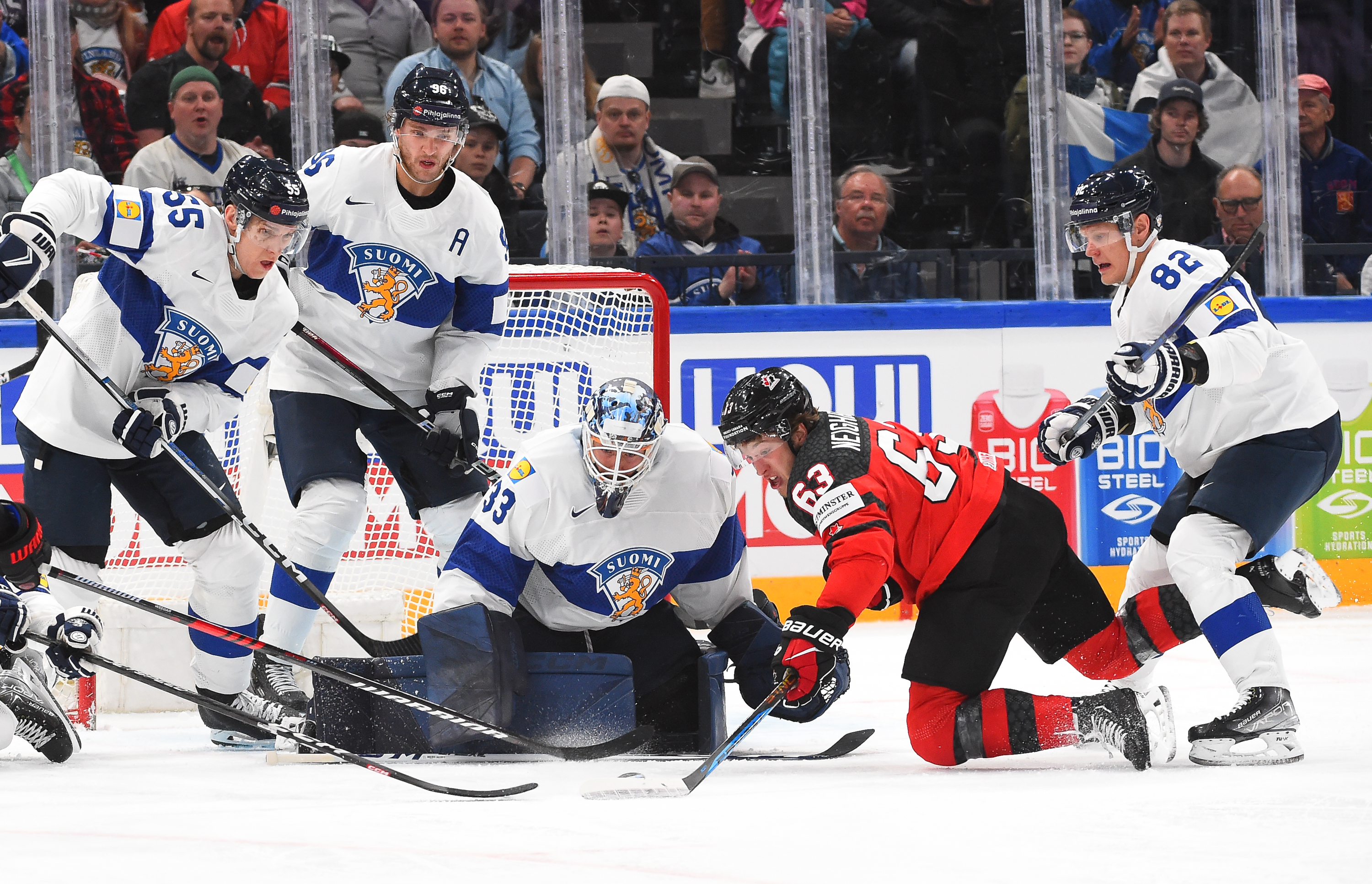 Canada sink defending champion Finland 4-1