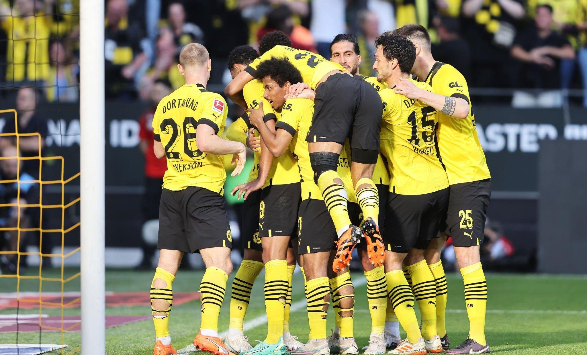 Borussia respond to Bayern’s challenge with trashing of their own