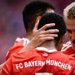 Bayern Munich rout Schalke to pull away from Dortmund