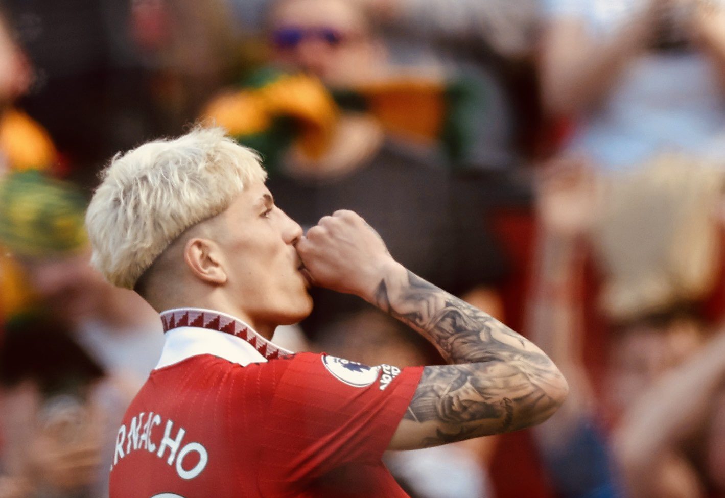 Man United back to winning ways with difficult victory over Wolves