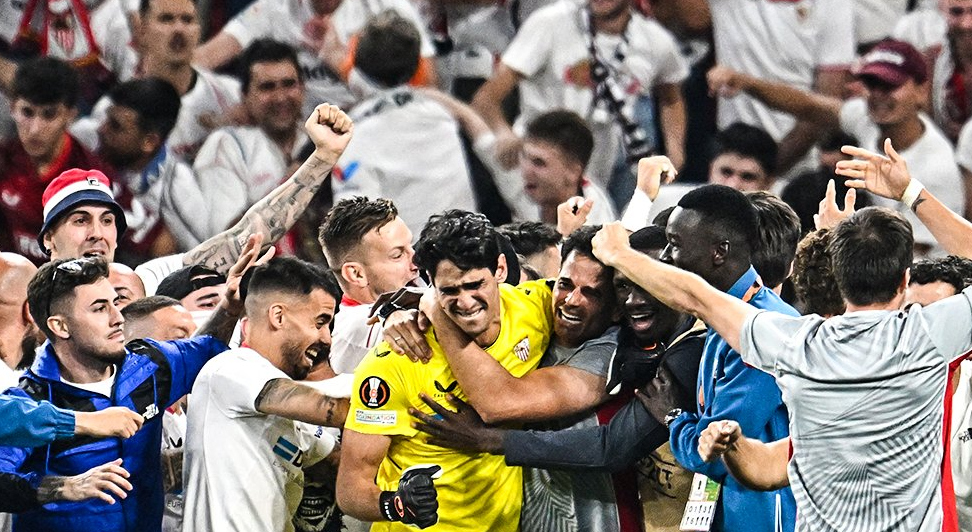 Sevilla triumphant on penalties in dramatic Europa League final 8