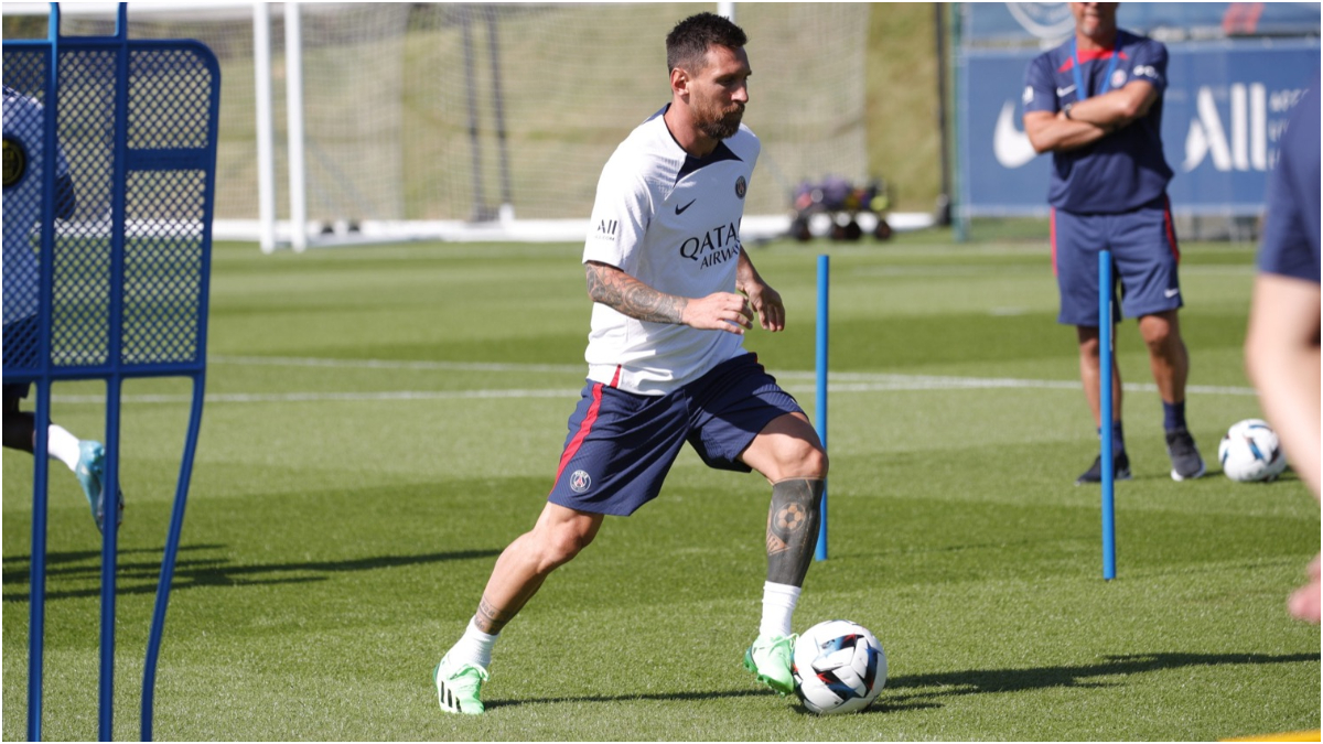 Lionel Messi returns to Paris Saint-Germain training after