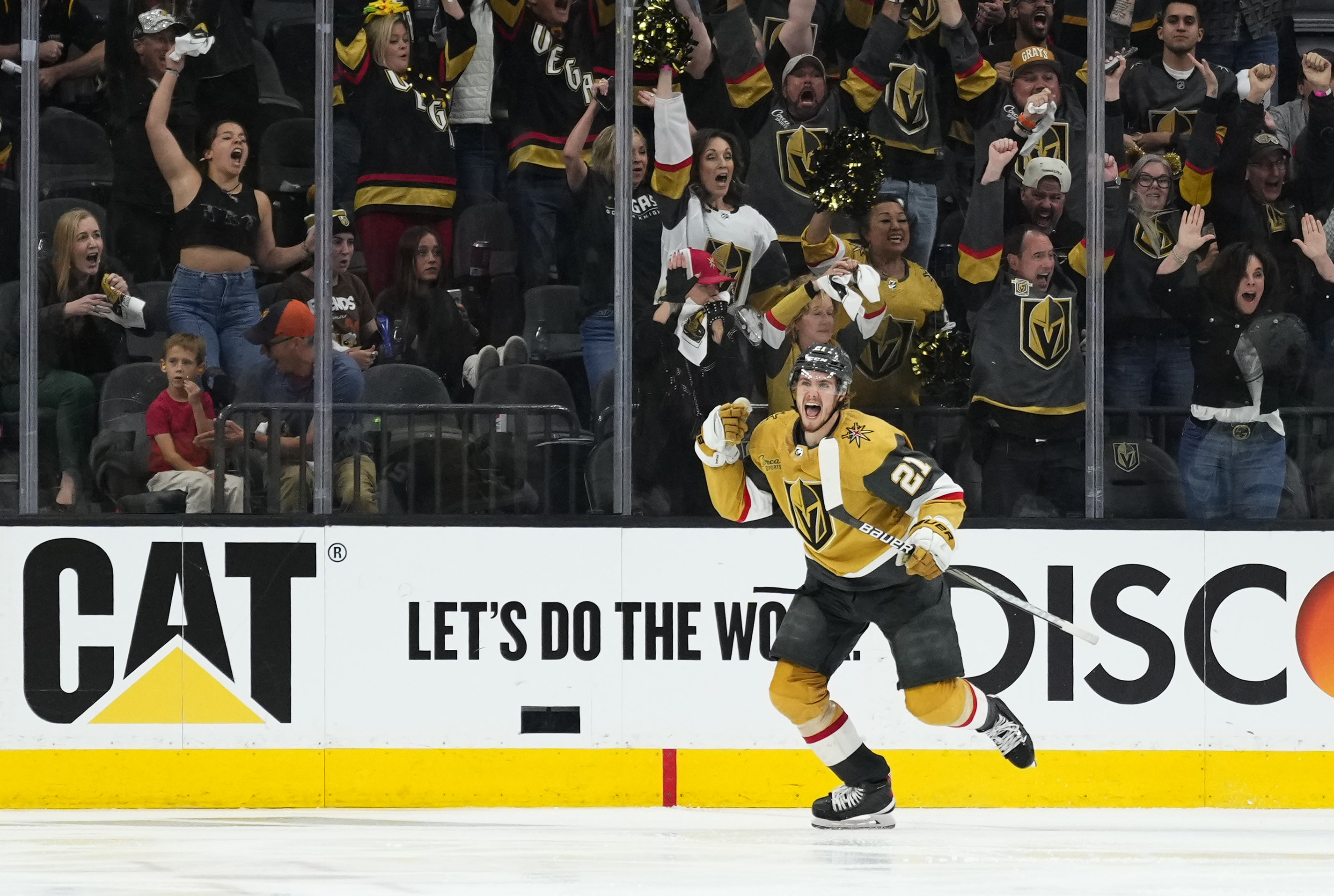 Howden notches in overtime, Golden Knights top Stars 4-3 in Game 1