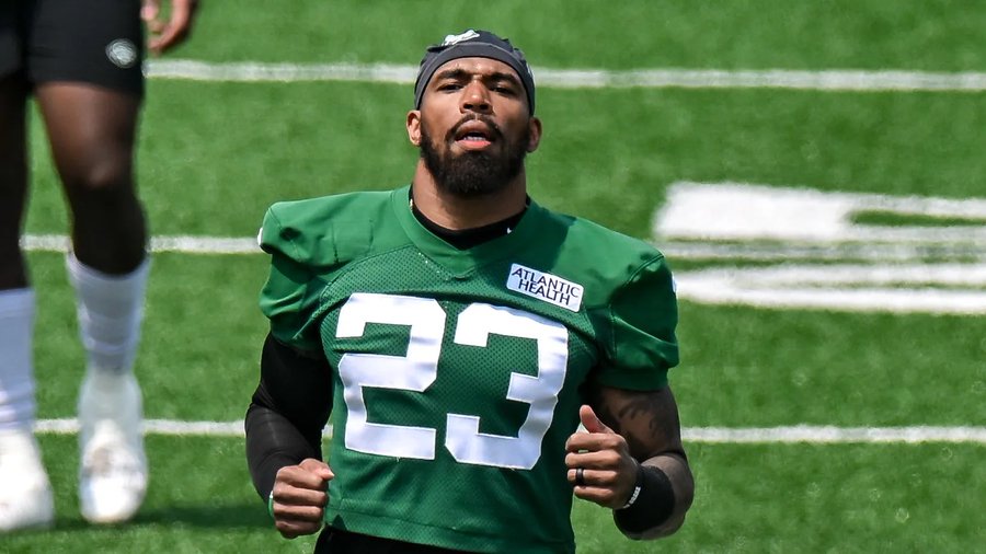 Jets Chuck Clark out for the season with torn ACL
