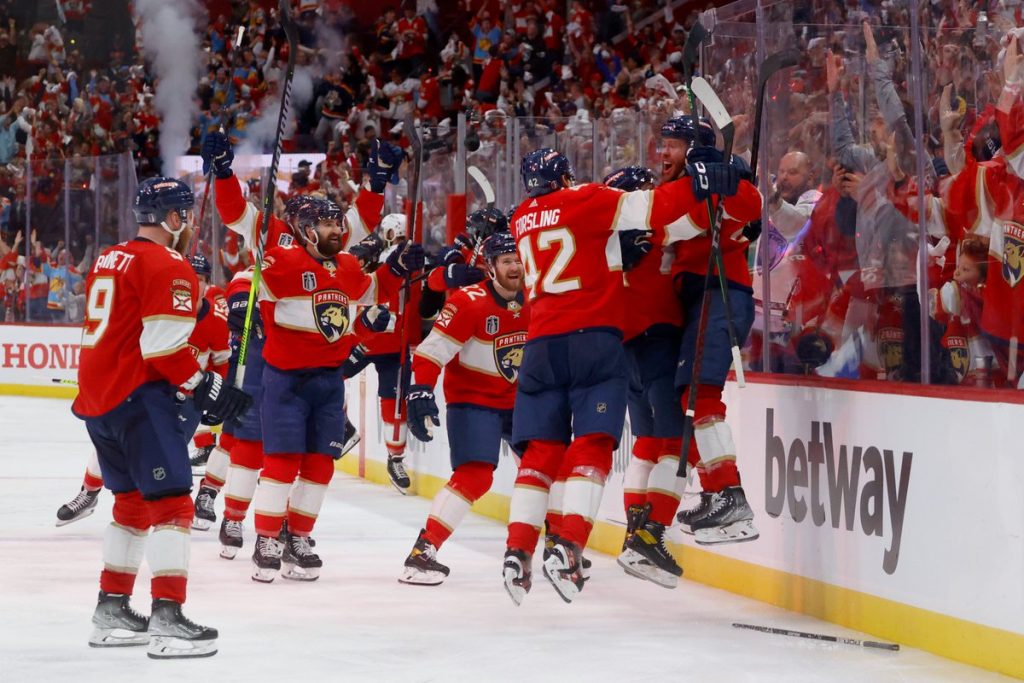 Panthers edge out Golden Knights 3-2 in OT to reduce deficit 2-1