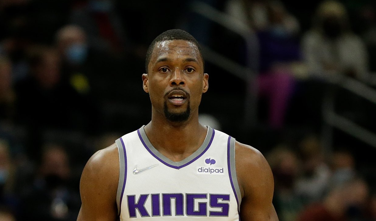 Harrison Barnes signs 3-year deal with Kings