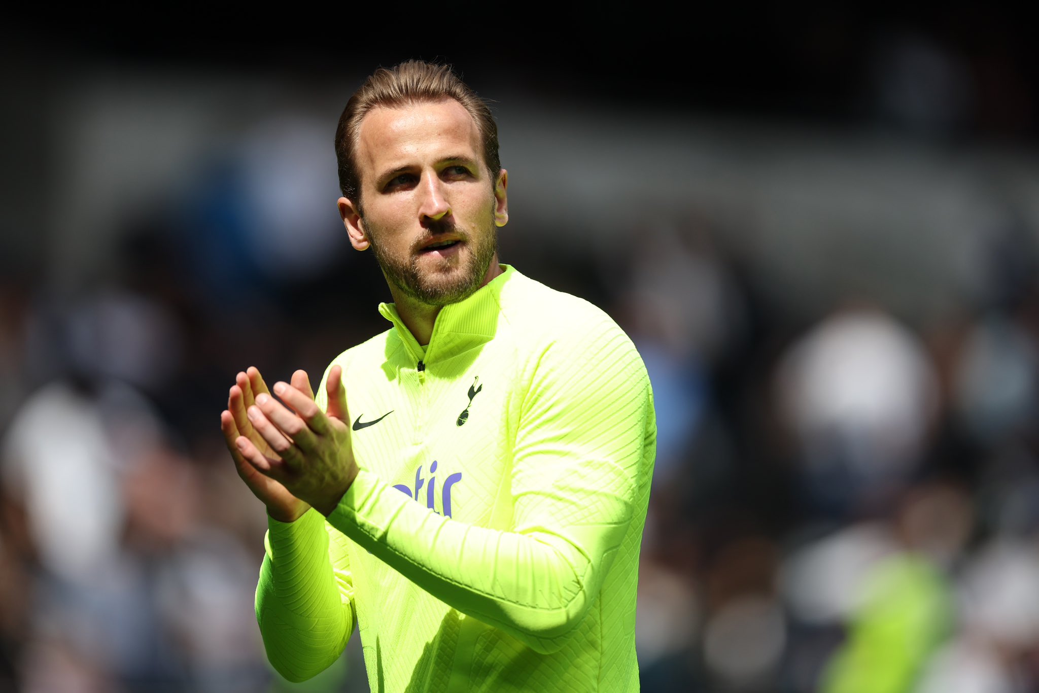 Bayern Munich make shocking £60m bid for Harry Kane