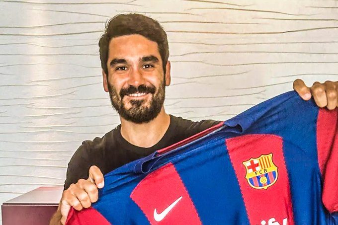 Ilkay Gundogan joins Barcelona officially