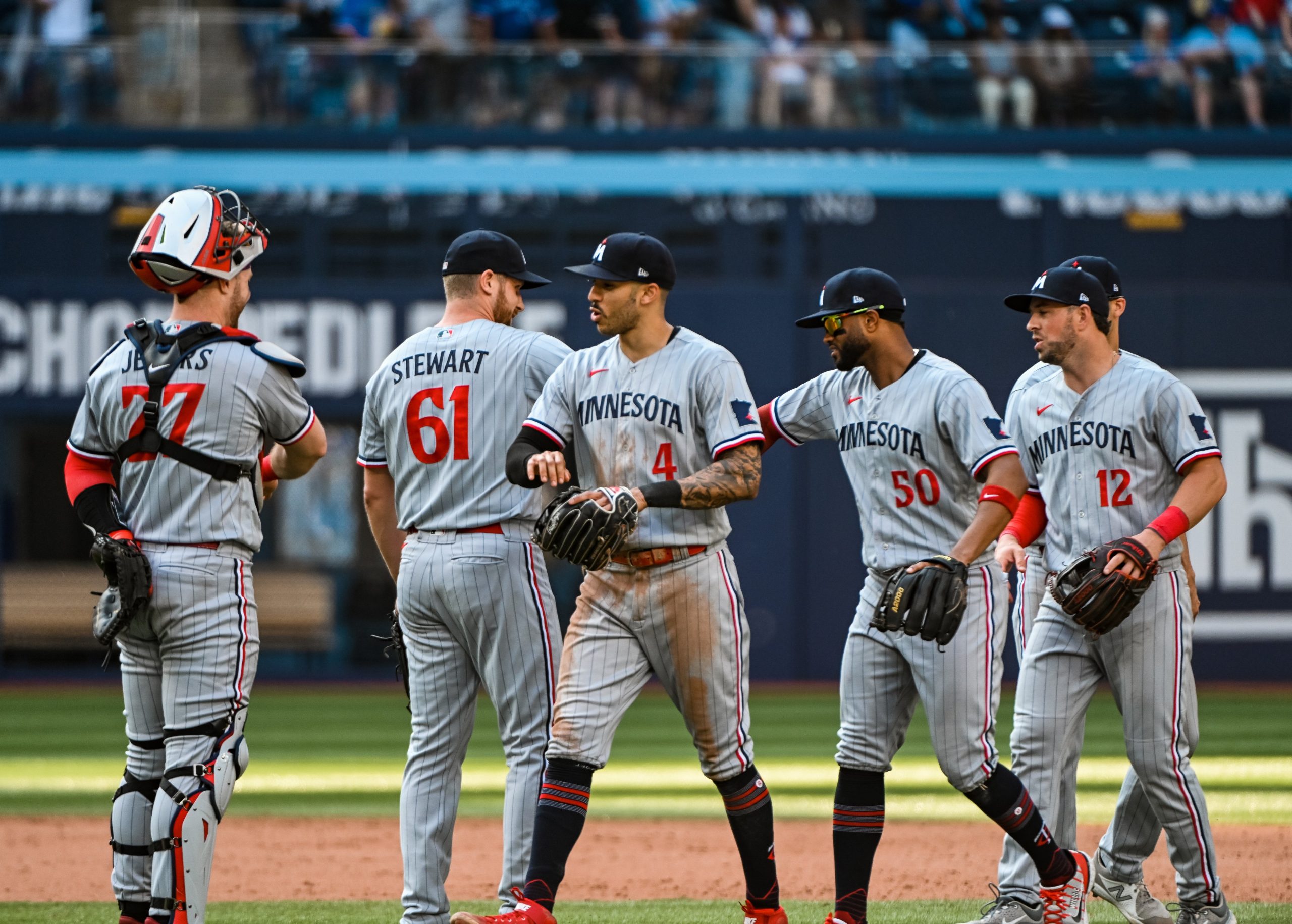 Minnesota defeat Toronto 9-4 in Canada