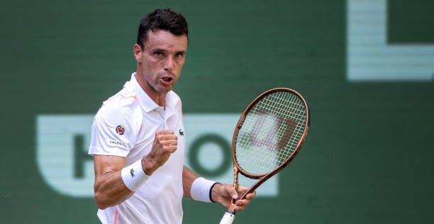 Bautista-Agut eliminates Medvedev in Halle