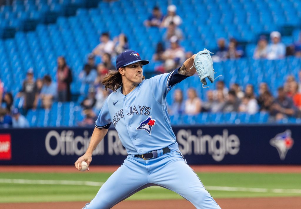 Blue Jays defeat Astros 3-2 at Rogers Centre