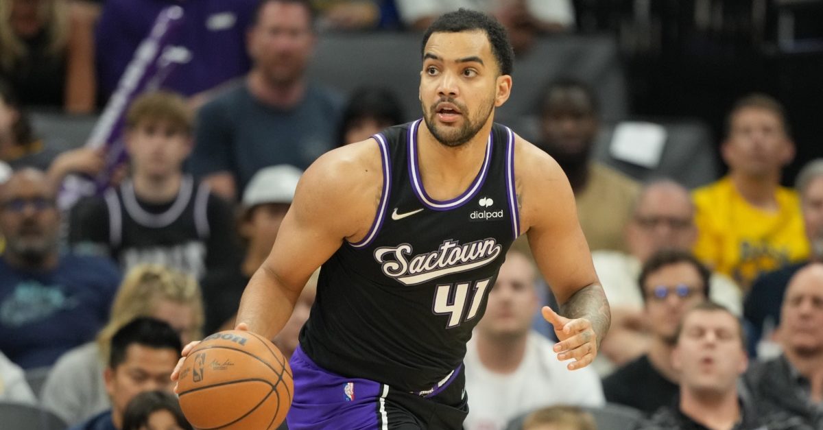 Kings keep Lyles with a 2-year $16 million contract width=