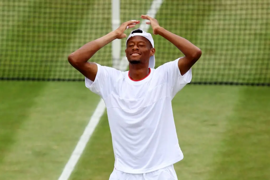 Eubanks upsets No. 5 Tsitsipas to reach Wimbledon last eight