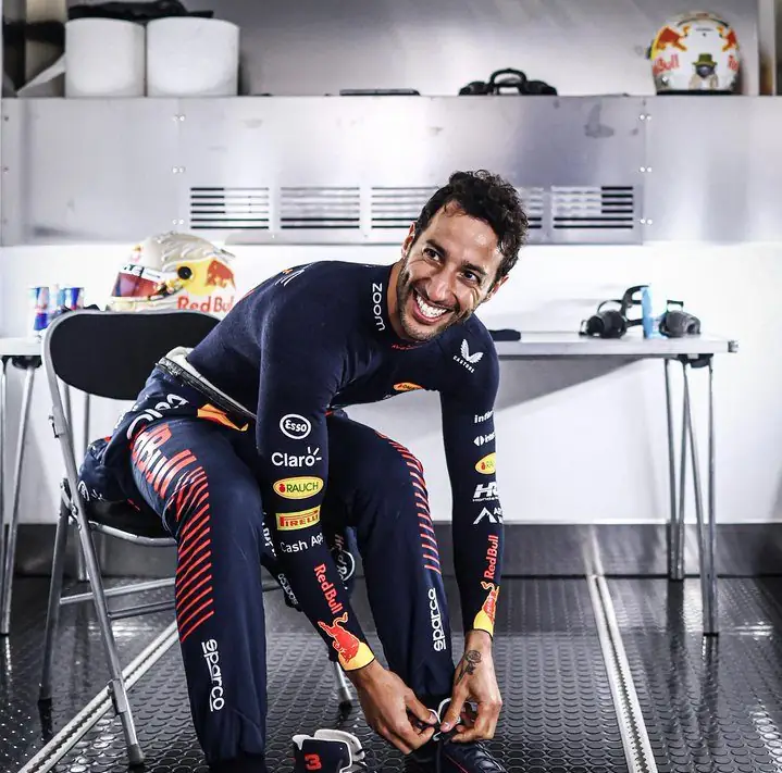 Ricciardo takes de Vries place at AlphaTauri - 7sport