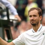 Lehecka injury sends Medvedev into Wimbledon 1/4-finals 5 Lehecka injury sends Medvedev into Wimbledon 1/4-finals 2