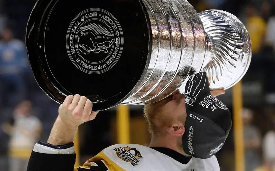 2-time Stanley Cup champ Hornqvist retires 15