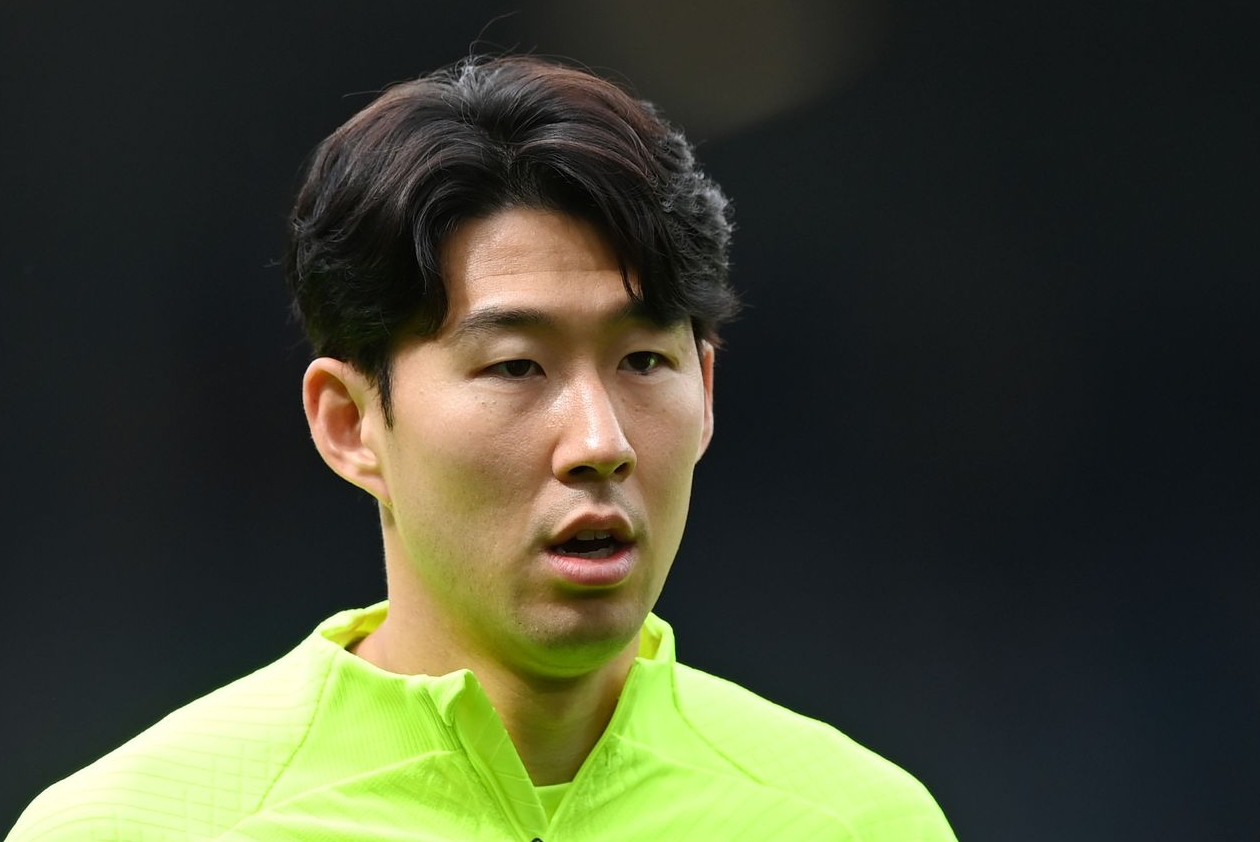 Son offers support to Kane and says Spurs must respect his decision