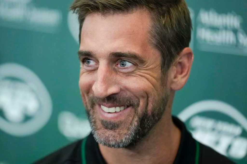 Aaron Rodgers to make his debut for Jets against Giants