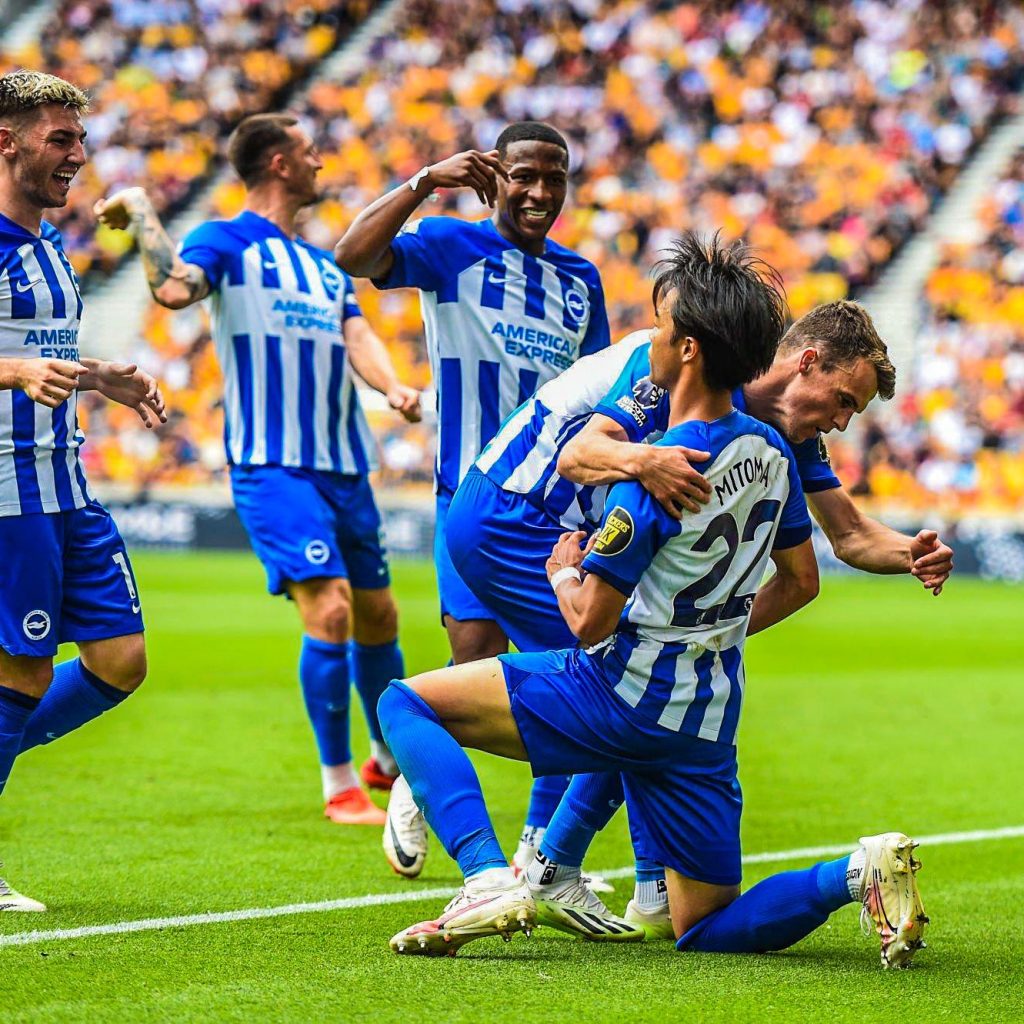 Brighton trash Wolverhampton 4-1 at Molineux Stadium