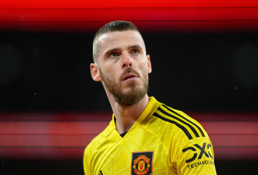 Real Madrid contact De Gea after Courtois’ injury