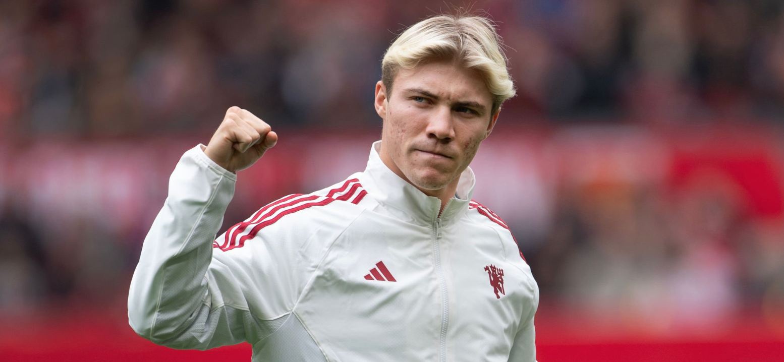 New Manchester United striker is out for the season opener