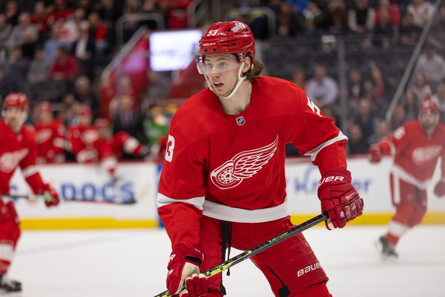 Montreal Canadiens trade Petry to Red Wings