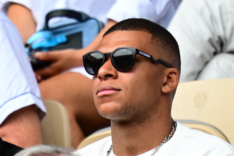 Mbappe keen on staying at PSG in January 2
