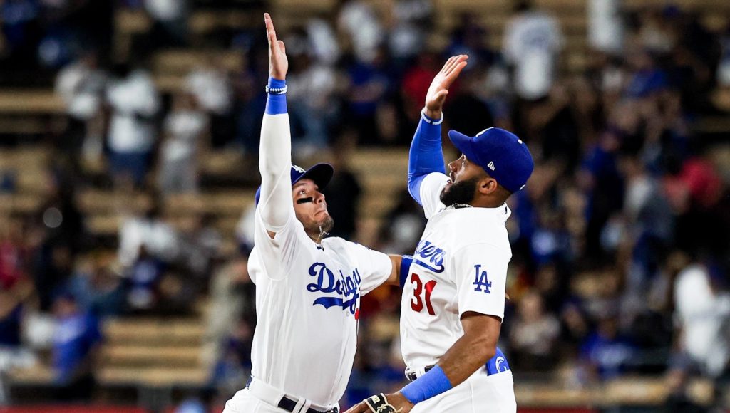 Dodgers demolish Brewers 7-1 for 10th consecutive win