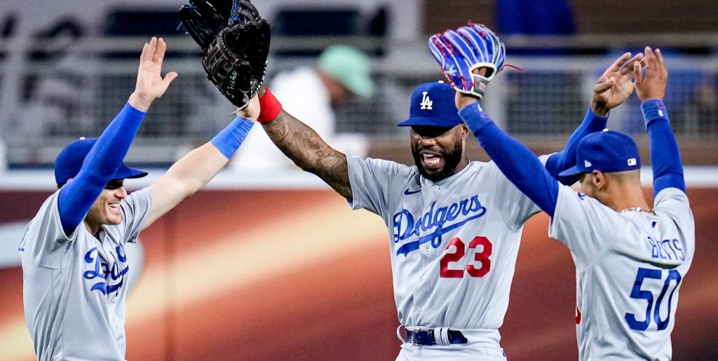 Late rally from Dodgers helps them defeat Padres 10-5