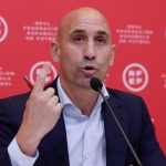 Rubiales refuses to leave amid kiss scandal
