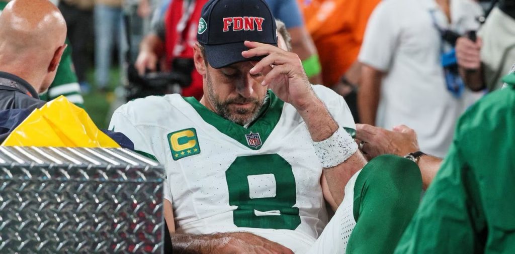 Official: Aaron Rodgers has torn Achilles tendon