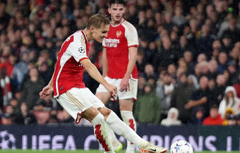 Arsenal returns to Champions League in style with 4-0 win over PSV