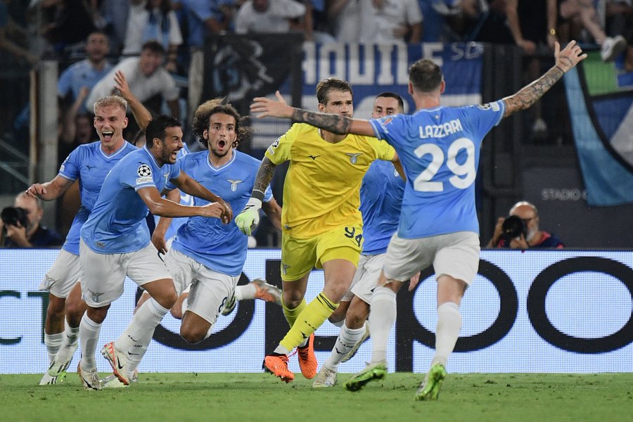 Lazio’s goalkeeper scores header for 1-1 draw vs. Atl. Madrid