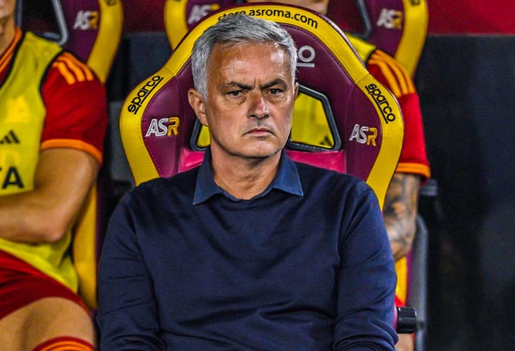 Jose Mourinho contemplates leaving Roma
