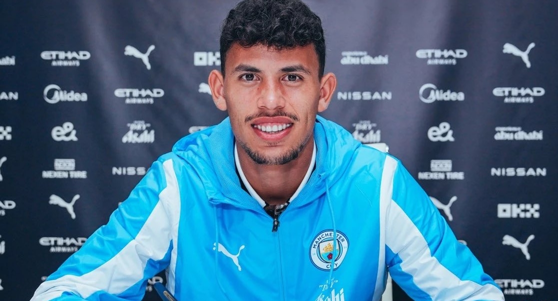 Man City splash out £53m for Nunes from Wolves